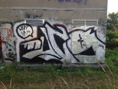 Graffiti Wall - Photo by muzg (2013)