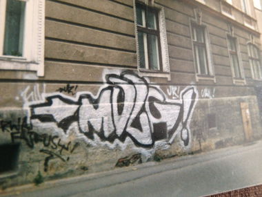 Graffiti Bombing - Photo by muzg (2002)