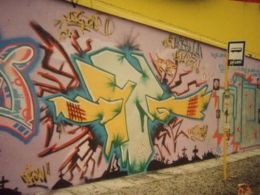 Graffiti Wall - Photo by muzg (2003)