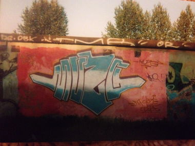 Graffiti Wall - Photo by muzg (2002)