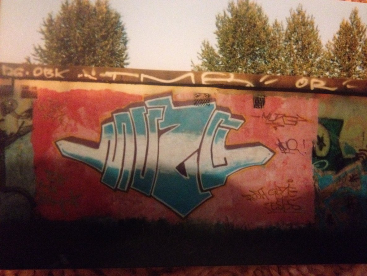 Graffiti Wall - Photo by muzg (2002)