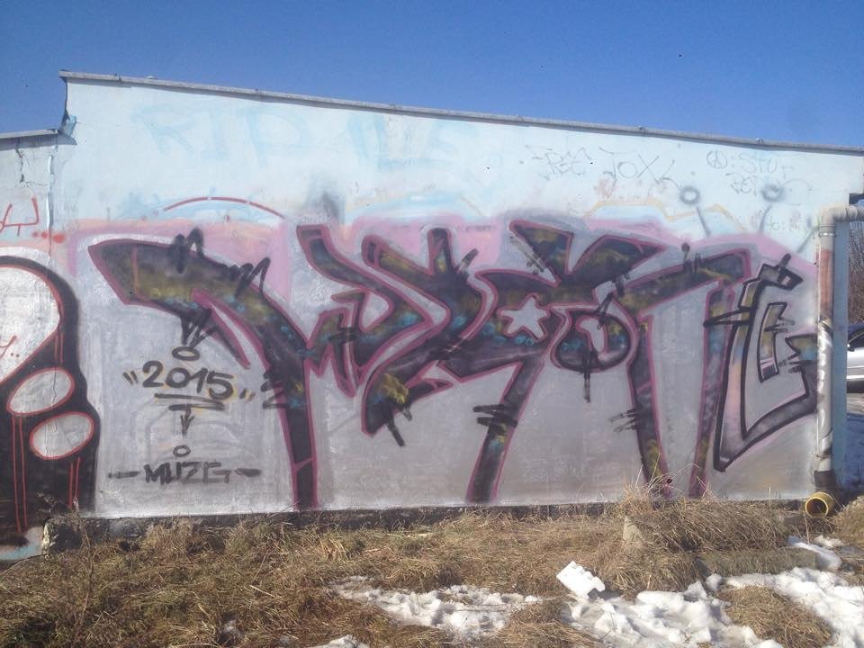 Graffiti Wall - Photo by muzg (2015)