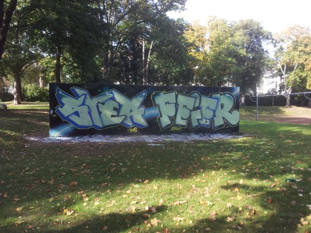 Graffiti Wall - Photo by muztwo - ster, feier