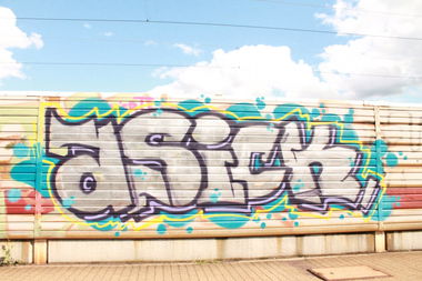 Graffiti Bombing - Photo by myGuns - asick (2013)