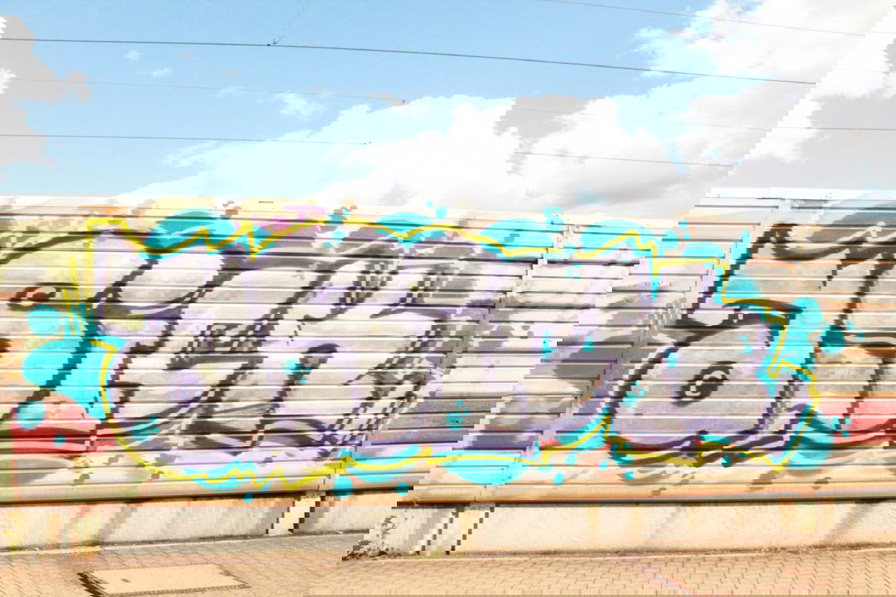 Graffiti Bombing - Photo by myGuns - asick (2013)