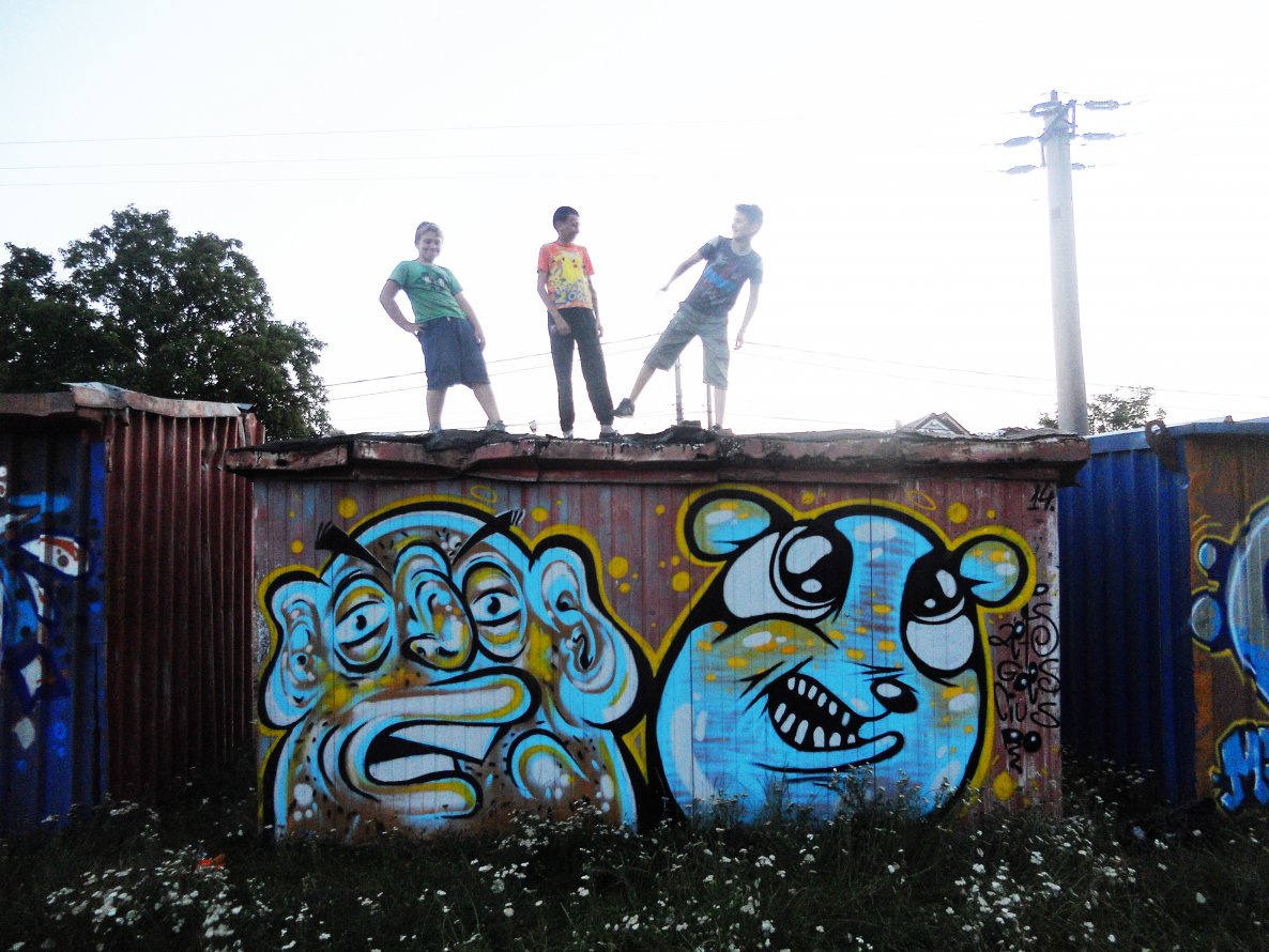 Graffiti Wall in Roman - Photo by mycutecreatures - romania, creaturi, dragute (2014)