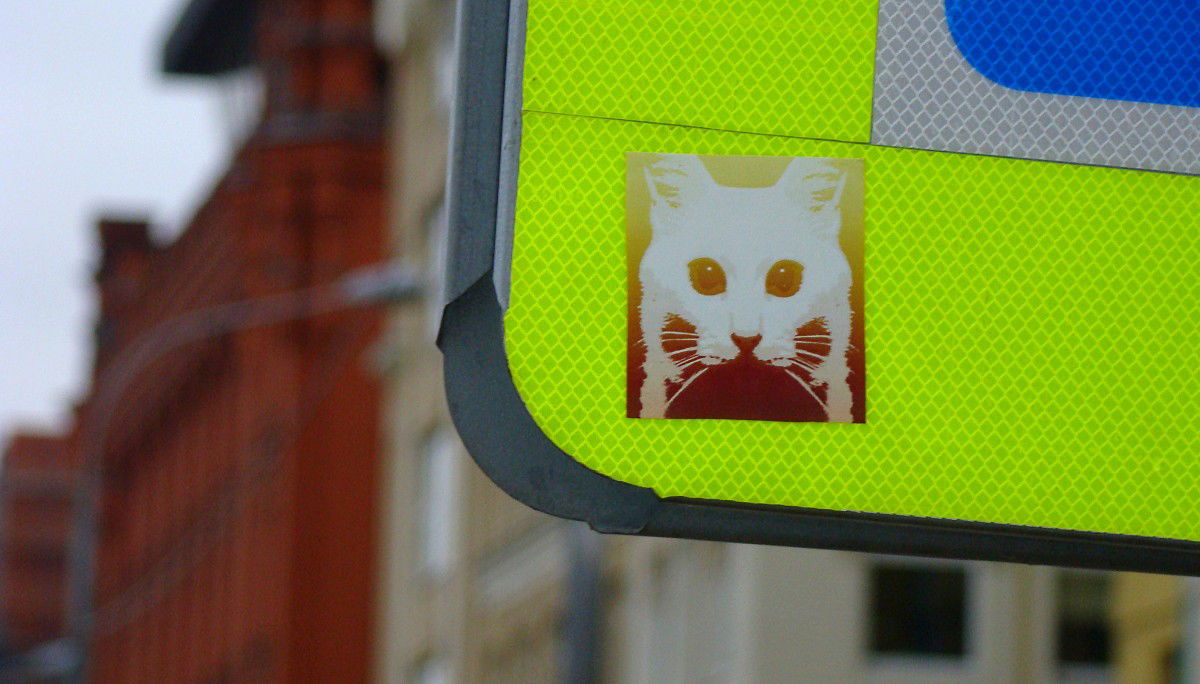 Graffiti Artwork in Moscow - Photo by myowncat - myowncat, sticker, streetart