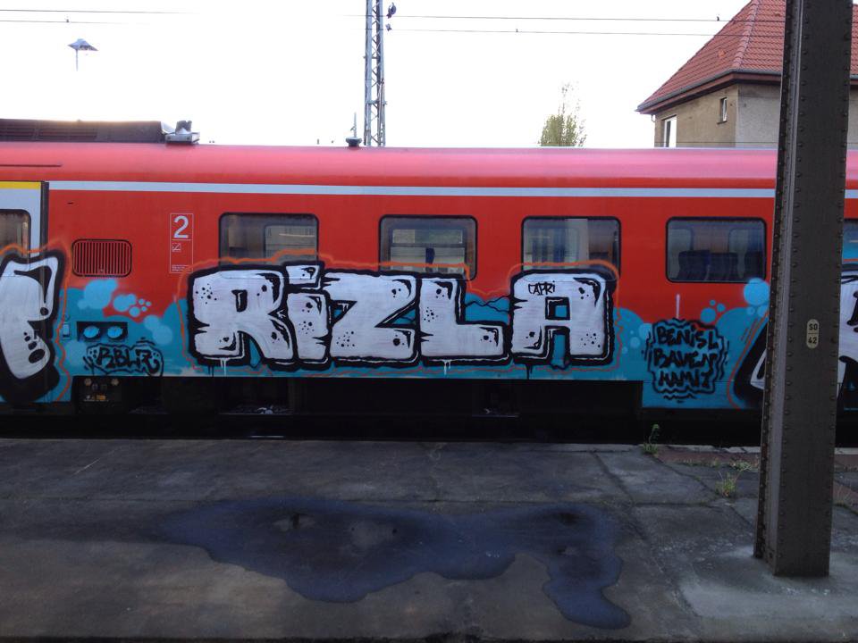 Graffiti Train - Photo by nachdenksessel - Rizla, Halle, spotted (2014)