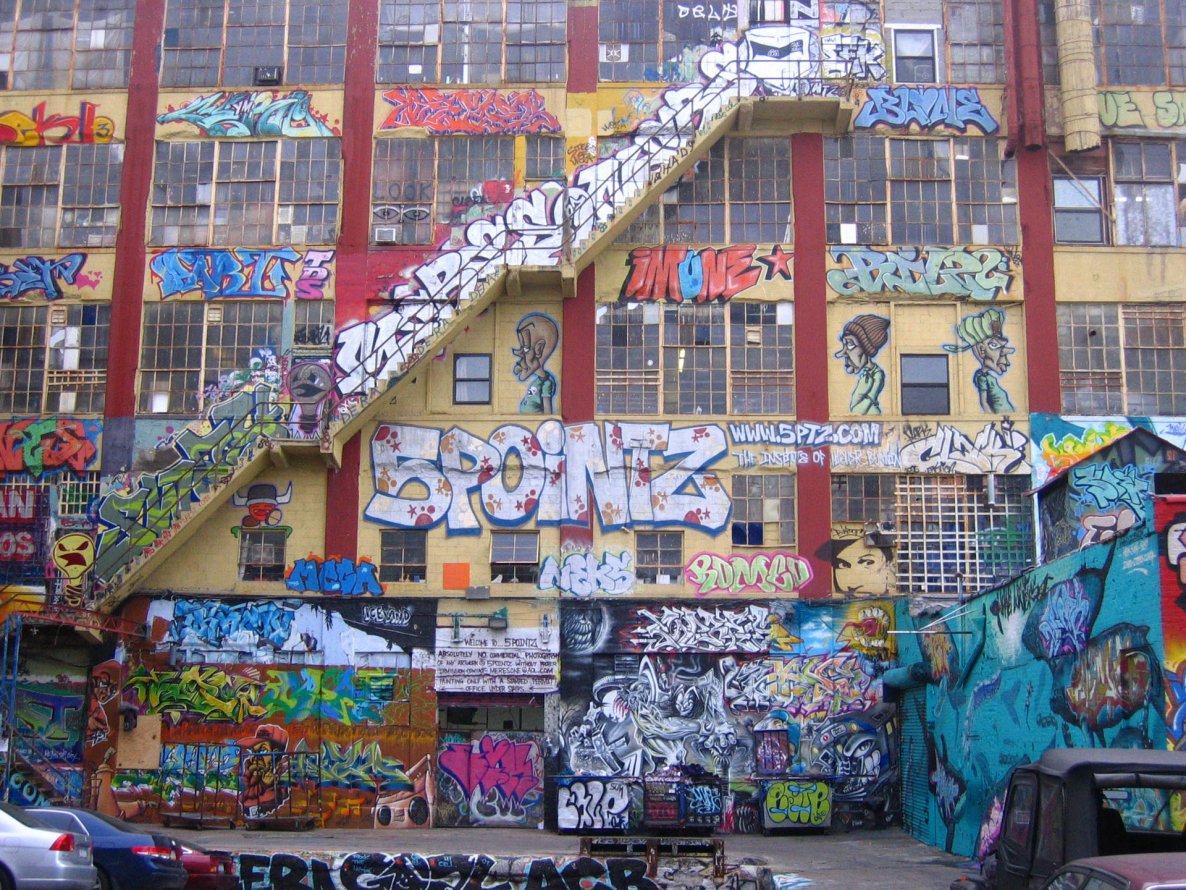 Graffiti Bombing - Photo by napi3 - bombed, wall