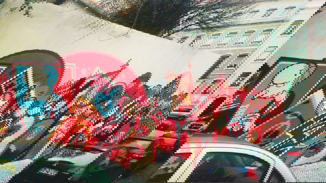 Graffiti Wall - Photo by nash7