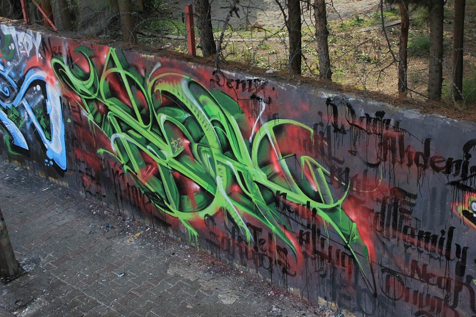 Graffiti Wall - Photo by neakadana - NEAK (2013)