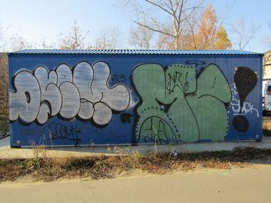 Graffiti Bombing - Photo by nearcrimekid - throwup