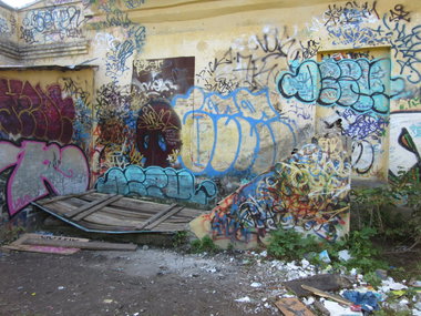 Graffiti Bombing - Photo by nearcrimekid