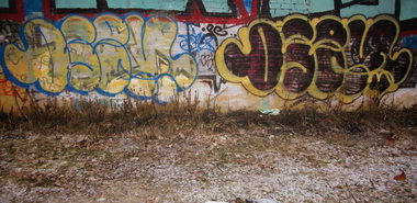 Graffiti Bombing - Photo by nearcrimekid - osem