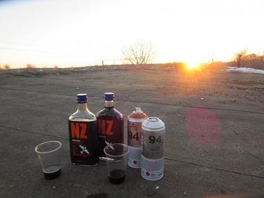 Graffiti Artwork - Photo by nearcrimekid - drunk, &, painting