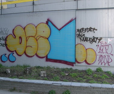 Graffiti Wall - Photo by nearcrimekid