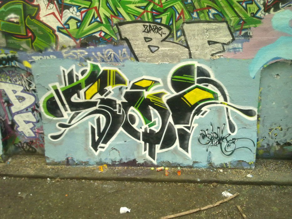 Graffiti Wall - Photo by neicky