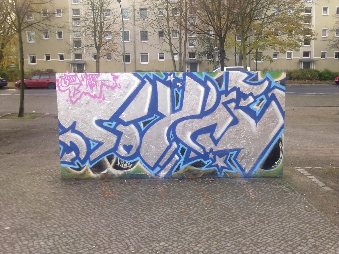 Graffiti Wall - Photo by neicky