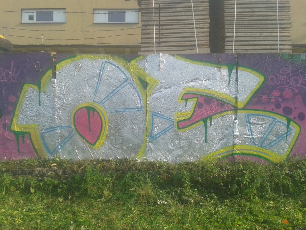Graffiti Wall in S?owikowa - Photo by nekenieH - outside (2014)