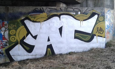 Graffiti Bombing - Photo by nekenieH - ac, alcos, alcoholiks (2015)