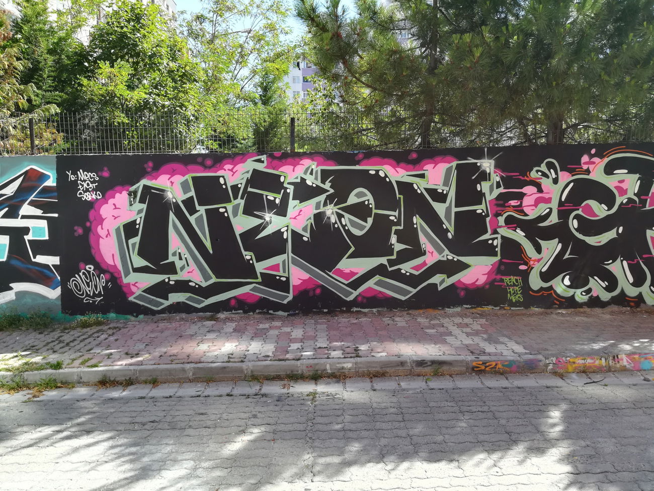 Graffiti Wall in Istanbul - Photo by neonlan (2017)