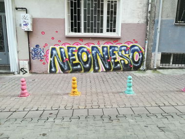 Graffiti Wall in Küçük ayasofya - Photo by neonlan (2019)