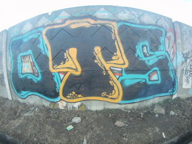 Graffiti Bombing - Photo by newer88