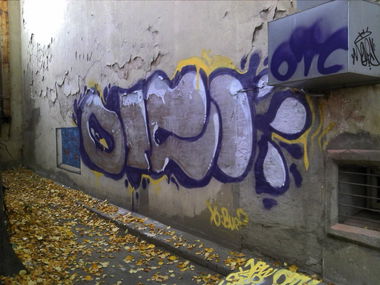 Graffiti Bombing - Photo by newer88