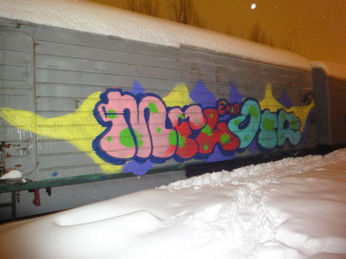 Graffiti Train - Photo by newer88
