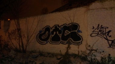 Graffiti Bombing - Photo by newer88