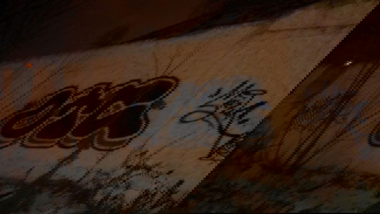 Graffiti Bombing - Photo by newer88