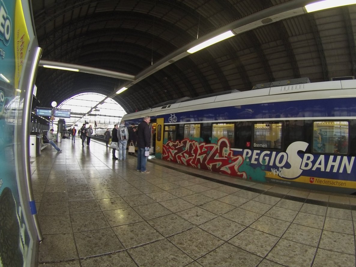 Graffiti Train - Photo by news (2015)