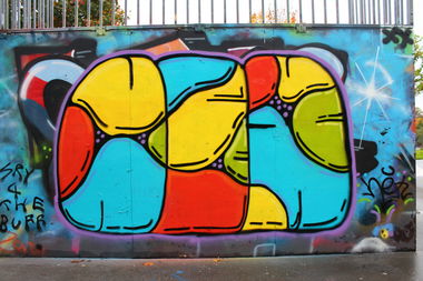 Graffiti Wall - Photo by nex - baloon, compressed (2015)