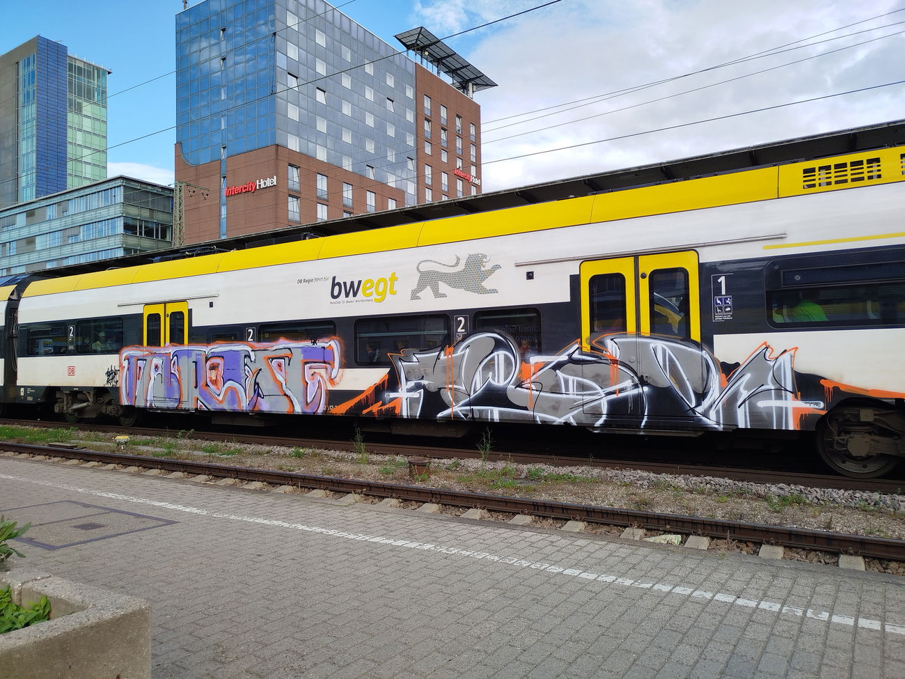 Graffiti Train - Photo by nice (2025)