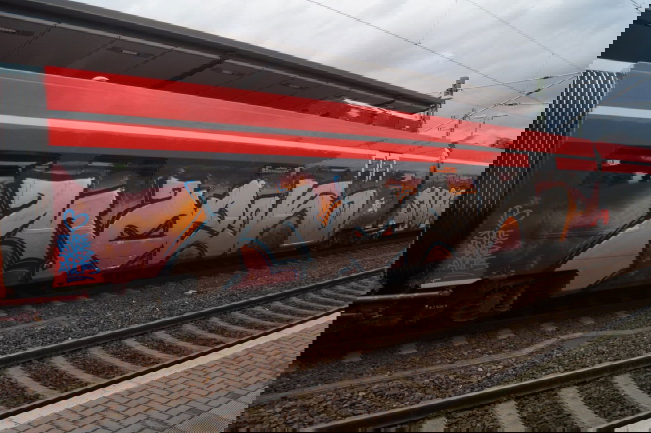 Graffiti Train in Dresden - Photo by nichtmoek - MOEK, TRK (2015)