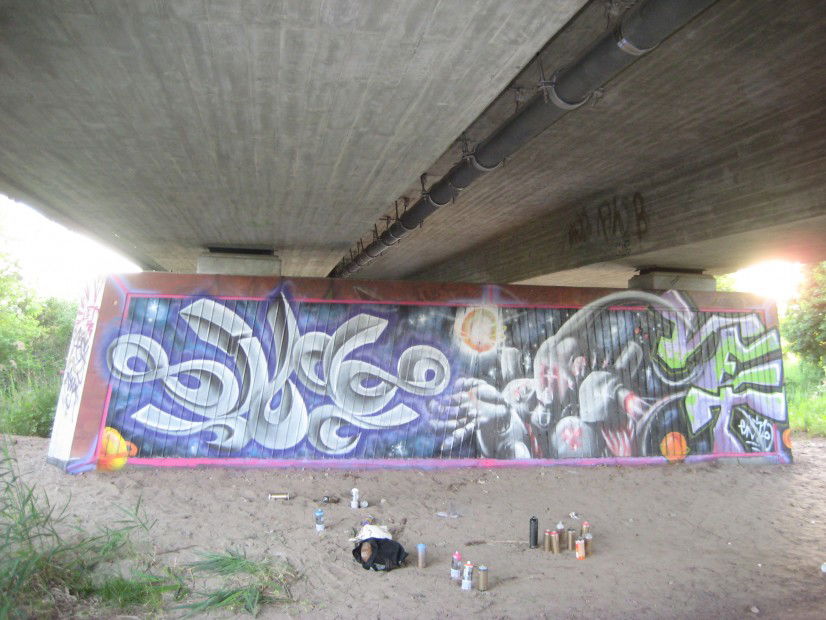 Graffiti Wall in potsdam - Photo by niemand - erny, sirius, silas (2011)
