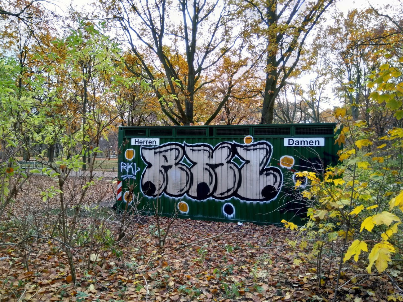 Graffiti Wall in Berlin bellevue - Photo by nik - rkl, berlin (2018)