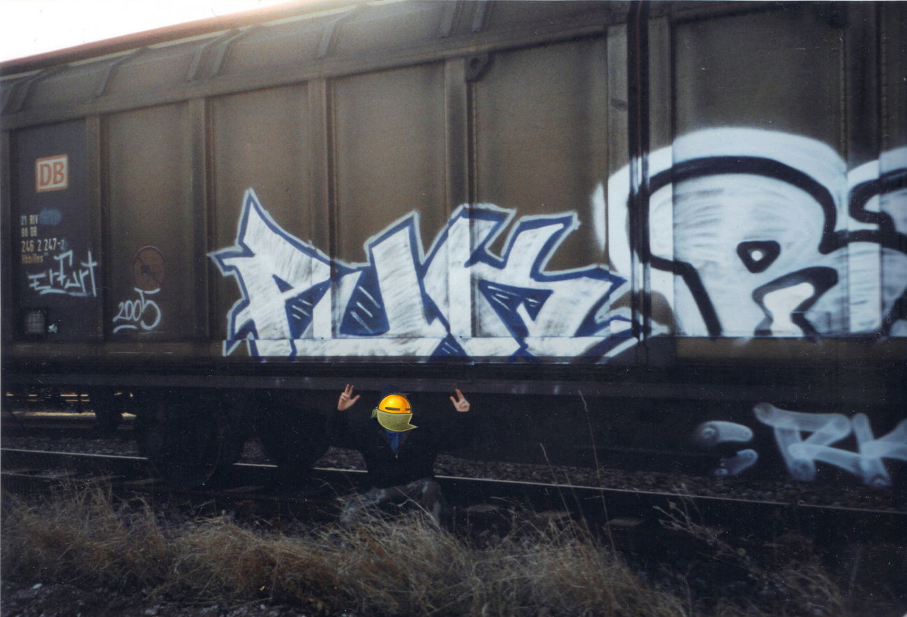 Graffiti Train in Erfurt - Photo by nik (2004)