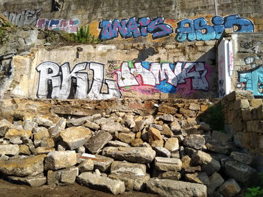 Graffiti Wall in Porto - Photo by nik - porto, 2018, rkl (2018)