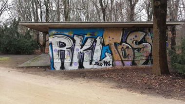 Graffiti Wall in Berlin - Photo by nik - rkl (2018)