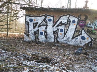 Graffiti Wall in Berlin - Photo by nik - rkl, berlin, tiergarten (2019)