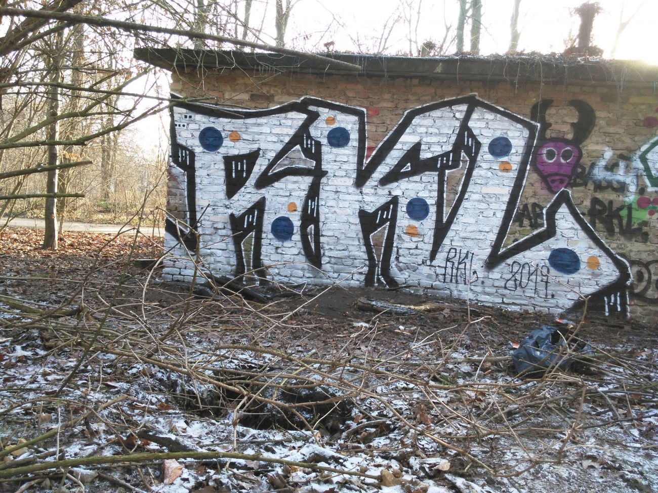 Graffiti Wall in Berlin - Photo by nik - rkl, berlin, tiergarten (2019)