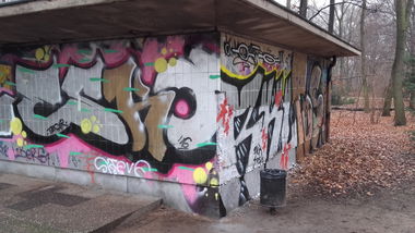 Graffiti Bombing - Photo by nik