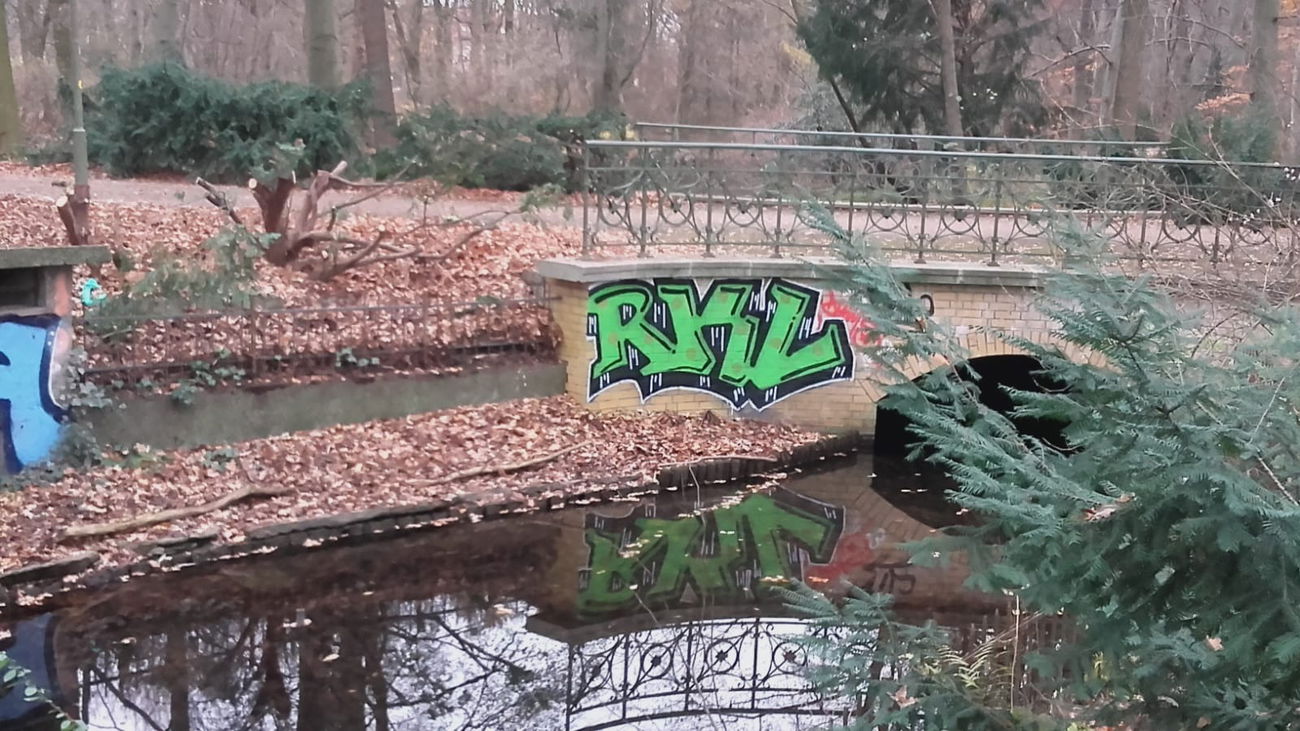 Graffiti Wall in Berlin - Photo by nik - nik, rkl, berlin (2018)