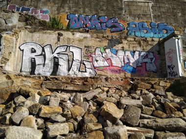 Graffiti Wall in Cedofeita - Photo by nik - porto, 2018, rkl (2018)
