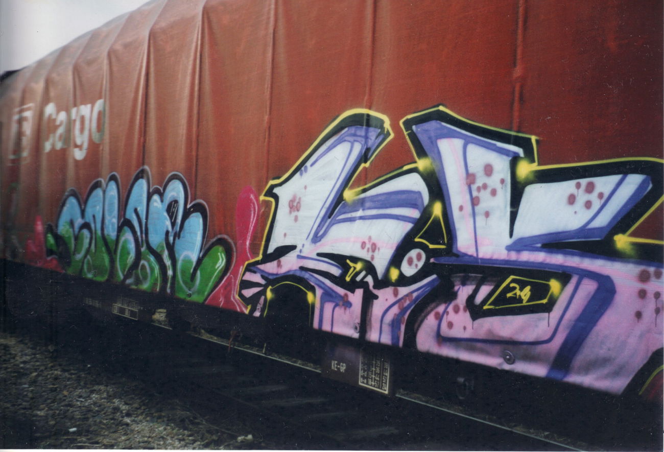 Graffiti Train in Erfurt - Photo by nik (2004)