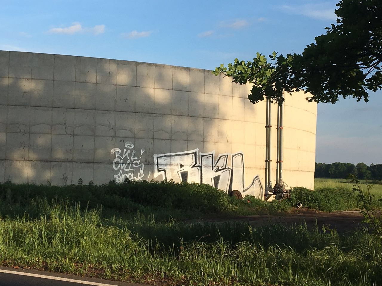 Graffiti Wall in Luckenwalde - Photo by nik - tosk, rkl, owis (2017)