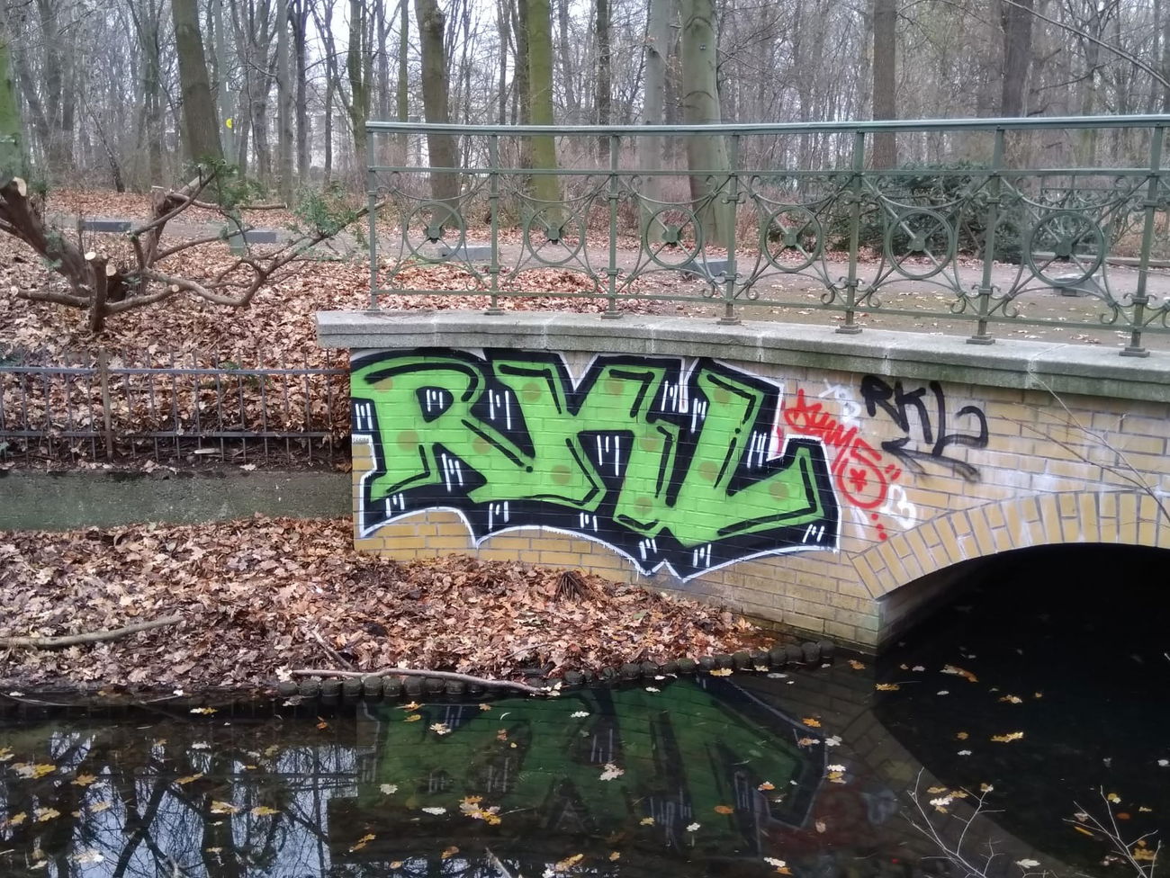 Graffiti Wall in Berlin - Photo by nik - nik, rkl, berlin (2018)