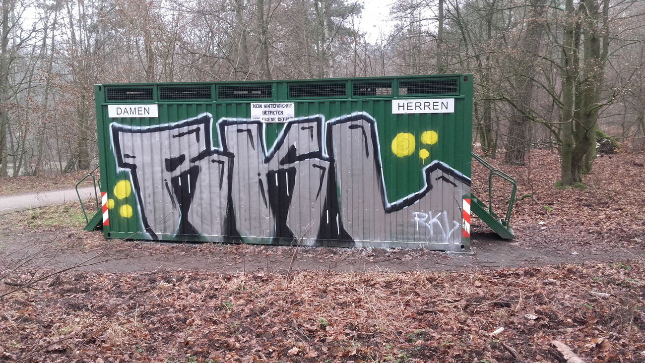Graffiti Bombing in Deutschland - Photo by nik - berlin, grunewald, teufelssee (2016)