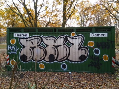 Graffiti Wall in Berlin - Photo by nik - rkl, nik, area (2018)
